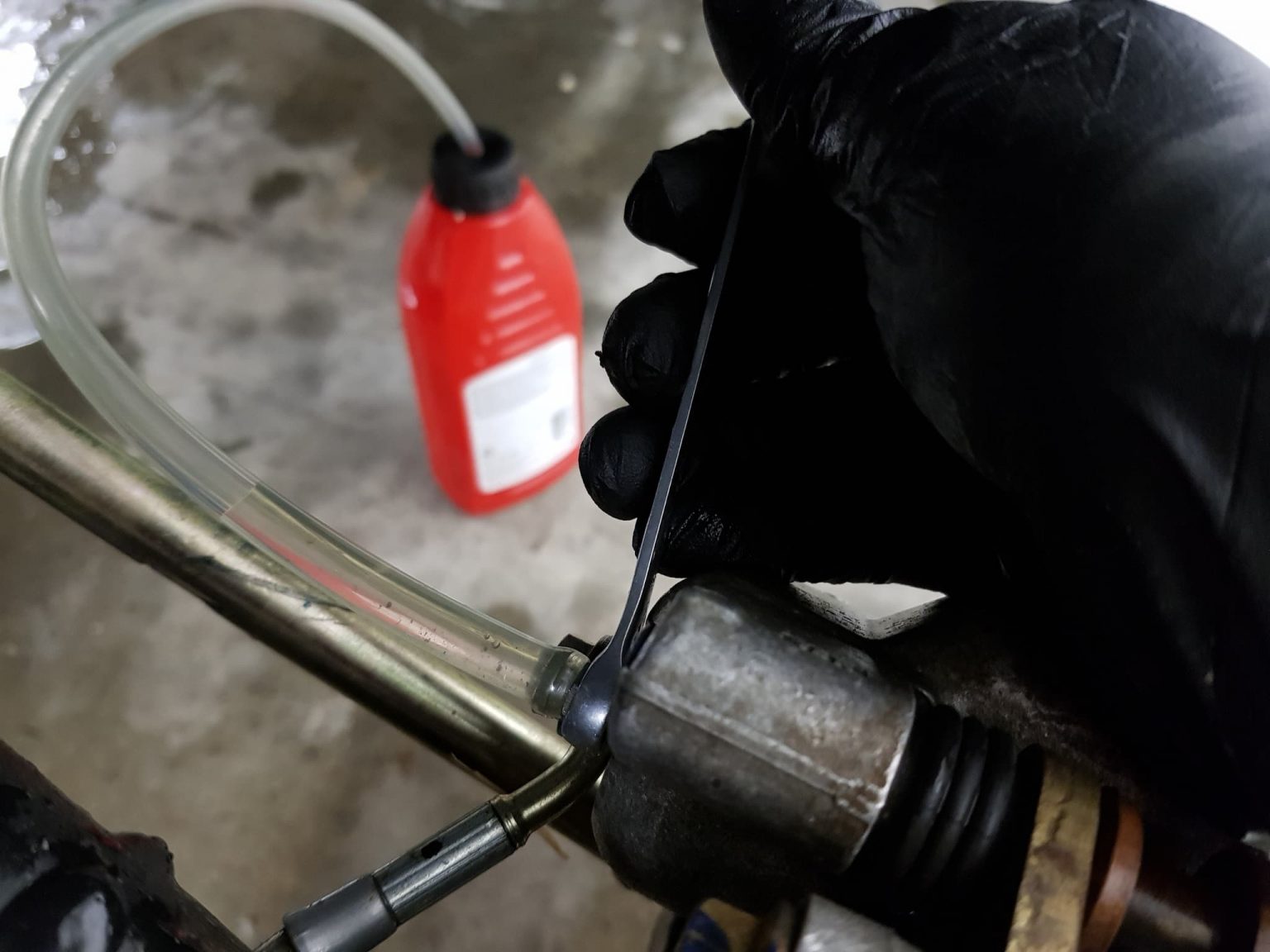 How to Bleed ATV Brakes Manual and Vacuum Method
