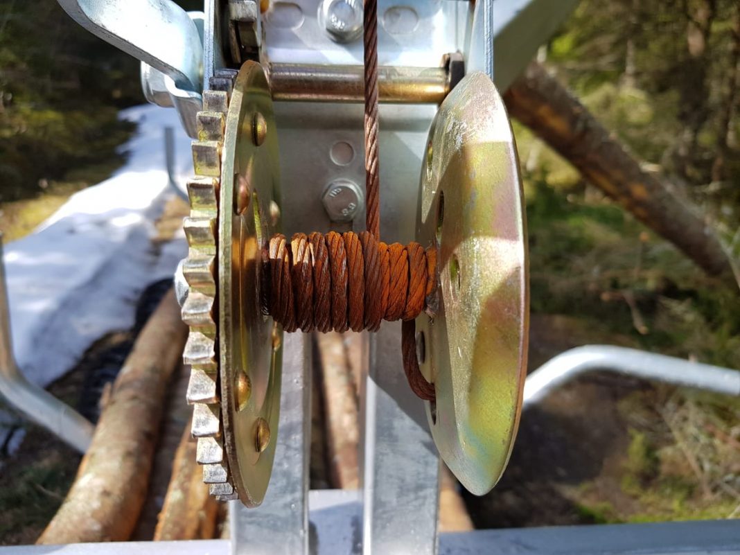 6 Ways to Untangle a Stuck or Jammedup Winch Cable