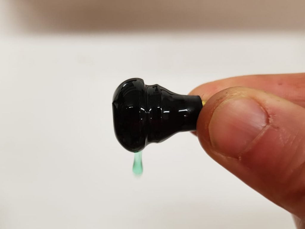 lube valve stem with dish soap